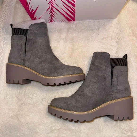 NWT  CORKYS “ Basic “Gray Suede Ankle Boots/ Booties - Picture 5 of 10